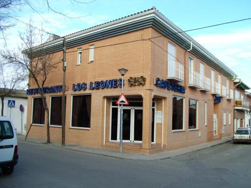 San Martin de la Vega Hôtel | Hotel Los Leones, el más cercano a Warner