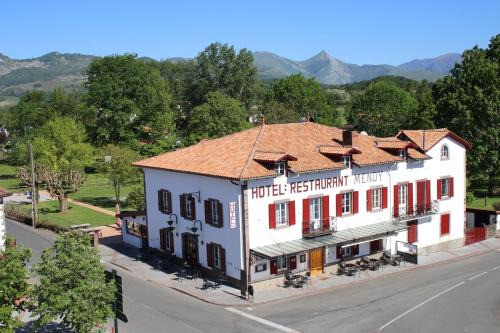 Saint-Jean-le-Vieux Hôtel | Hotel Mendy