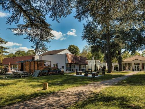 Le Coudray-Montceaux Hôtel | Hotel Mercure Parc du Coudray - Barbizon