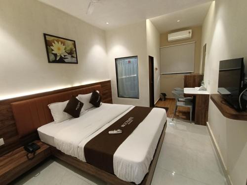 Malad West Hôtel | HOTEL MOON LITE RESIDENCY - Marve Road Malad West