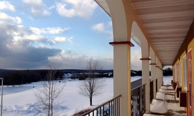 Lac-Megantic Hôtel | Hotel Motel Le Château