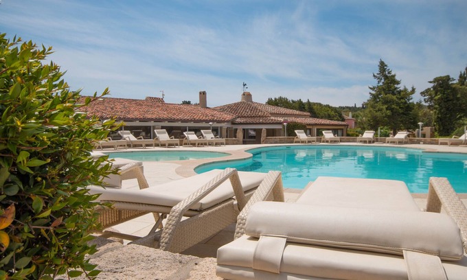 Capriccioli Hôtel | Hotel Nibaru