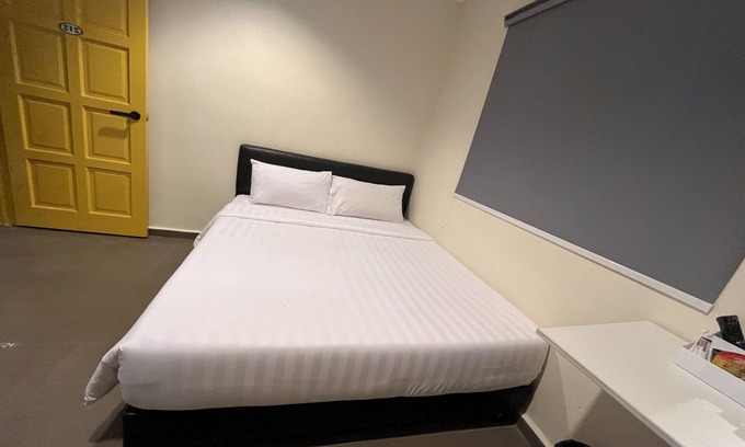 Taman Universiti Hôtel | OYO 91045 Jb Sojourn