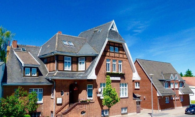 Guestrow Hôtel | Hotel & Pension Villa Camenz