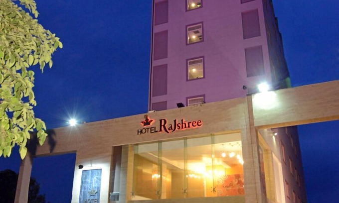 Industrial Area Phase I Hôtel | Hotel Rajshree