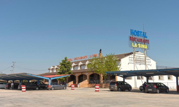Castillo de Garcimunoz Hôtel | Hotel-Restaurante La Sima