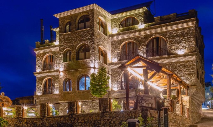 Petrele Hôtel | Hotel Restaurant Emblema