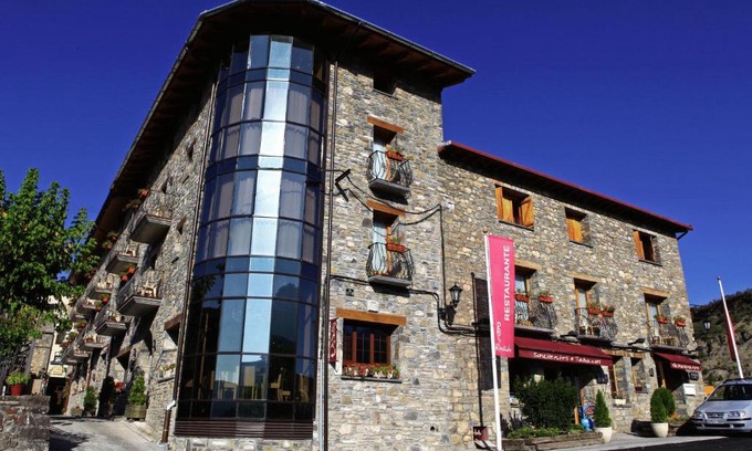 Escalona Hôtel | Hotel Restaurante Revestido