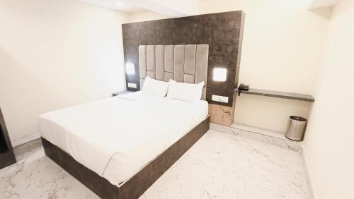 Goregaon West Maison | Hotel Richie Residency