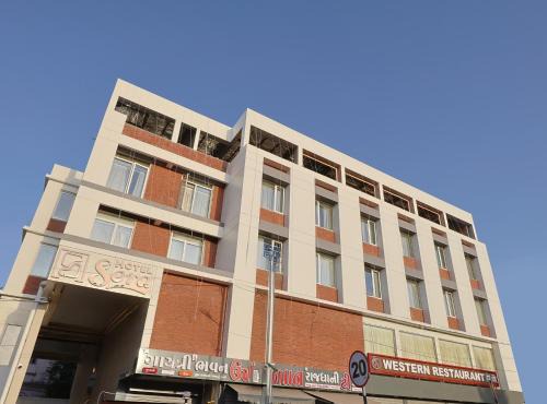 Sayajiganj Hôtel | HOTEL SERA, Vadodara