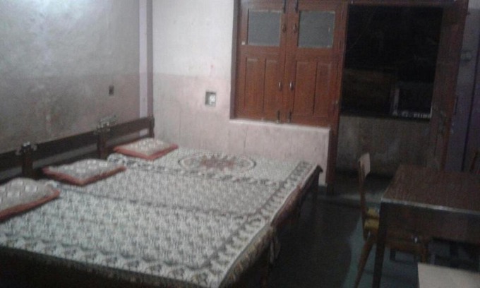 Hyderabad Cabine | Hotel Shanti Nivas