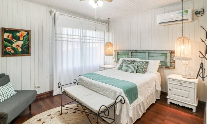 La Cruz Maison | Hotel-style suite in amazing family-owned hotel, restaurant & bar, & fast WiFi