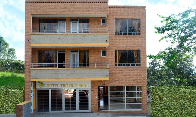 Mesitas del Colegio Hôtel | Hotel Tropico Real Mesitas