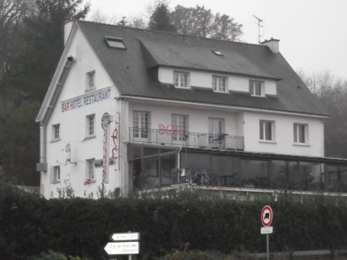 Le Faouet Hôtel | Hotel Tyblomen