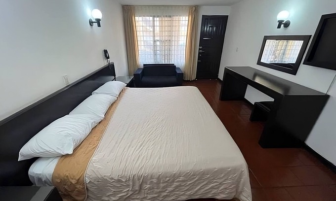 Morelia Appartement | Hotel Villa Capri, 1 triple bed 4 Guests