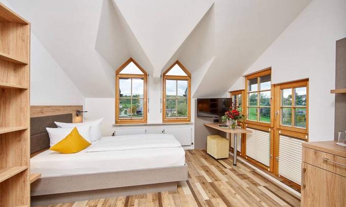 Flein Hôtel | Hotel Wo Der Hahn Kräht
