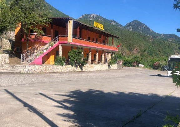 Rubik Hôtel | Hotel Xhej