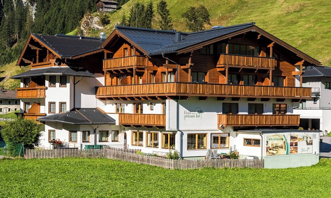 Juns Hôtel | Hotel zum grünen Tor