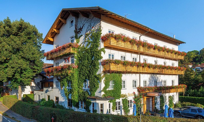 Lam Hôtel | Hotel zum Hirschen in Lam