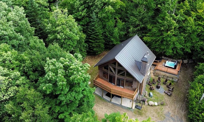 Val-des-Lacs Chalet De Ski | Le Charme |BabyFoot | SPA | Havre | Smart TV| Domaine privée