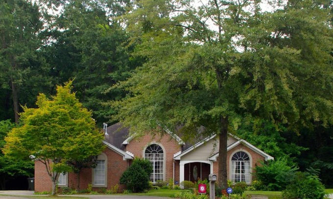 Tuscaloosa Maison | Houndstooth Cottage