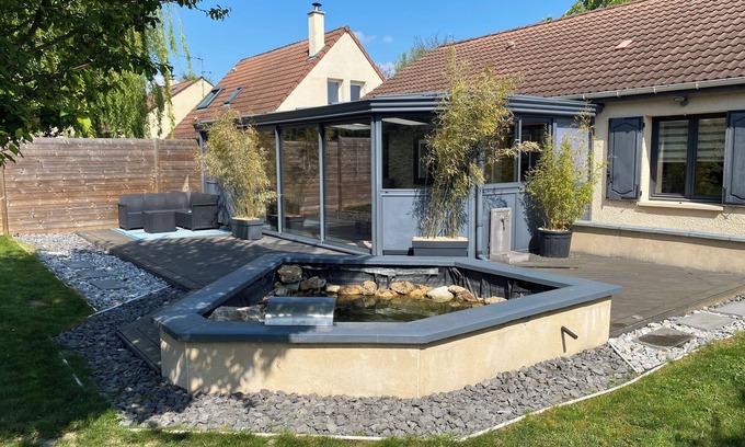 Champigny Maison | Maison 2 Chambres avec Jardin , Véranda , Garage et Vélos à disposition