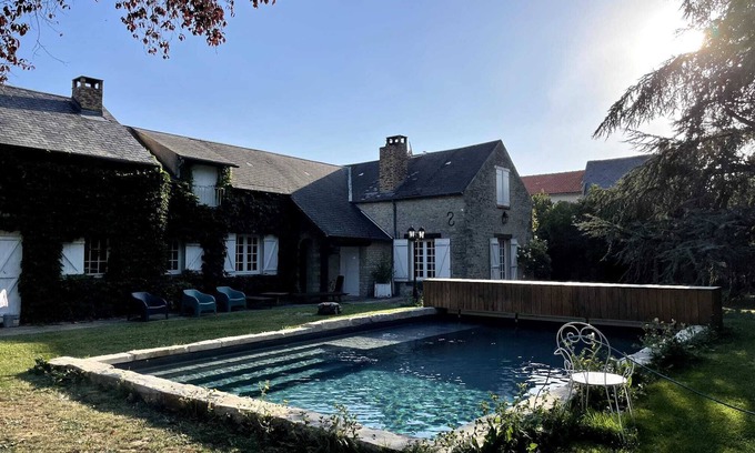 Roinvilliers Maison | House 1h from Paris: 2 offices and fireplaces