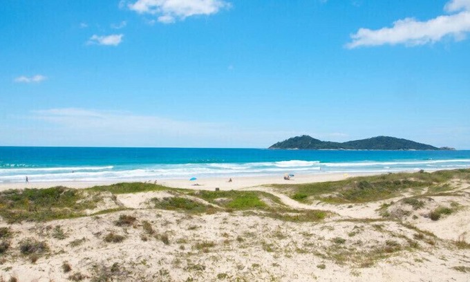 Rio Tavares Maison | House 2 Sleeps 200 meters from Joaquina beach