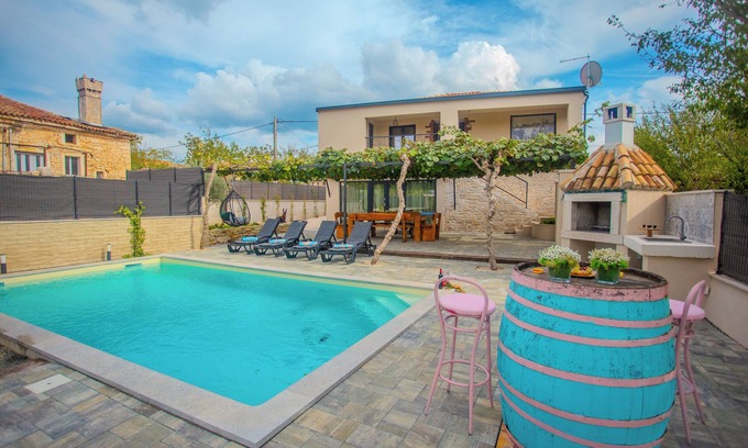Modrusani Maison | House 2368/125298 (Istria - Modrušani), 20000m from the beach