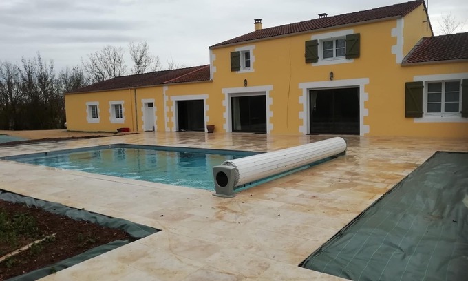Mouzeuil-Saint-Martin Villa | House 300 m² ,14 pers 5* piscine chauffée, spa,sauna,salle de jeux et fitness