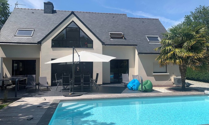 Crach Maison | maison 4 chambres piscine a 7min des plages proche carnac la trinité sur mer