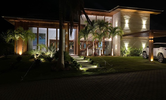 Praia do Forte Maison | Maison 4 Suites, Haute luxe. dans le plus récent condominium Praia do Forte