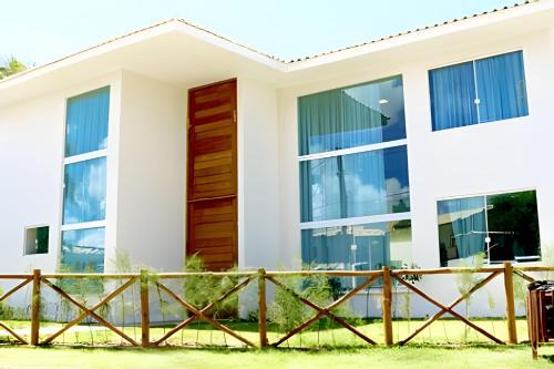 Parafuso Maison | Casa 6 Suítes a 80 Metros da Praia em Guarajuba