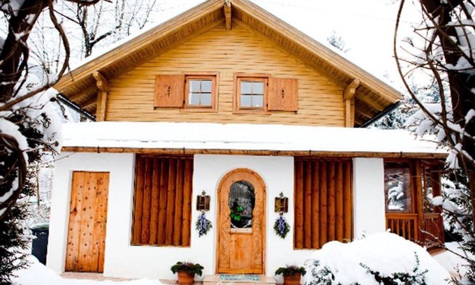 Grosskirchheim Maison | House Arve - Holiday home Arve cozy Swiss stone pine cottage