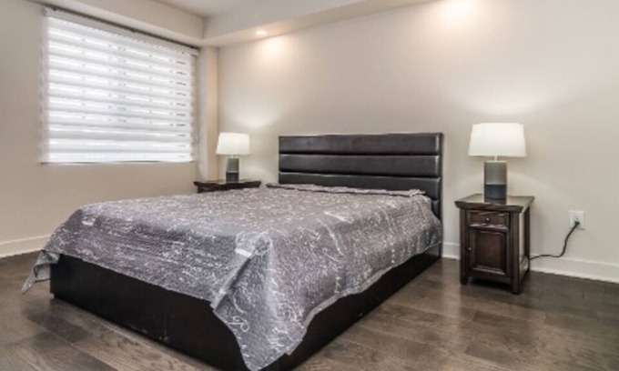 Dollard-des-Ormeaux Maison | Appartement comfortable au coeur de la ville