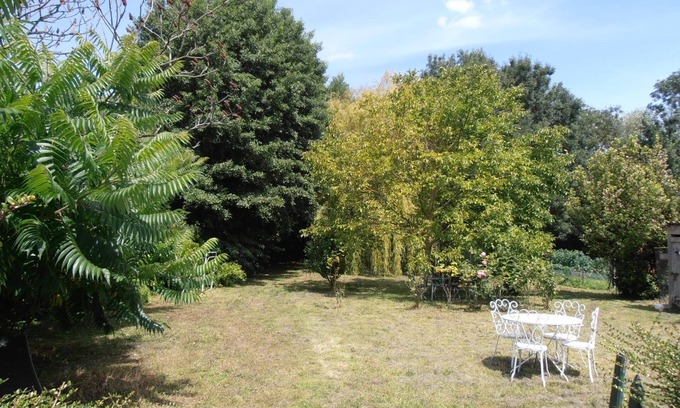 Saint-Hilaire-la-Palud Maison | Maison pour les amoureux de la nature