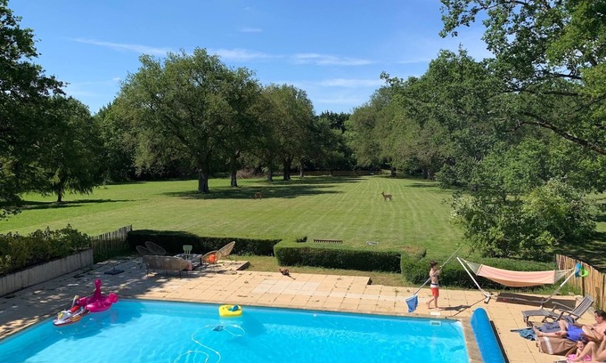 Nort-sur-Erdre Maison | Maison 15 personnes avec piscine et cheminée