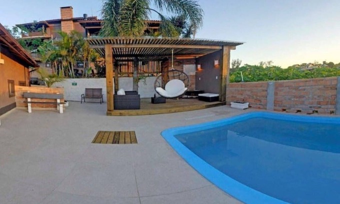 Praia do Rosa Maison | House for 8 people 500 meters from the sea