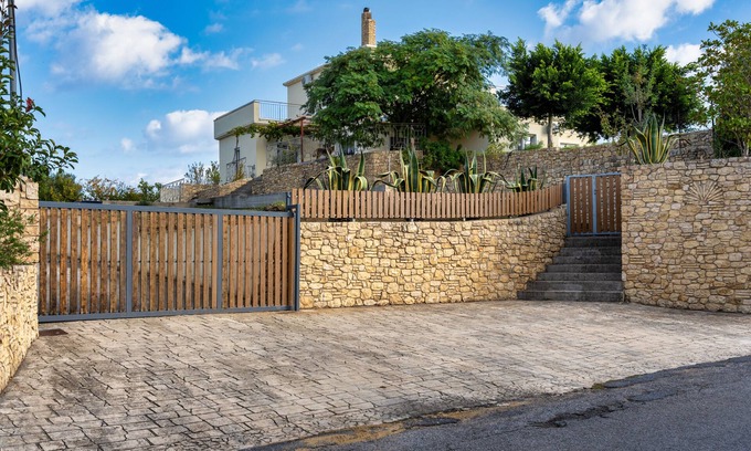 Piperitsa Maison | House for nomads or families in the countryside