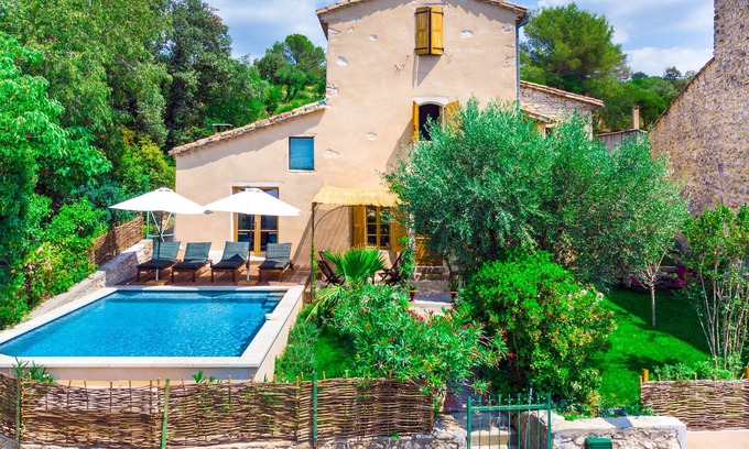 Euzet Maison | UZES - MAISON ANCIENNE AVEC PISCINE POUR 6 PERS.