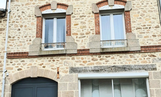 La Jonchere-Saint-Maurice Maison | House 12 people