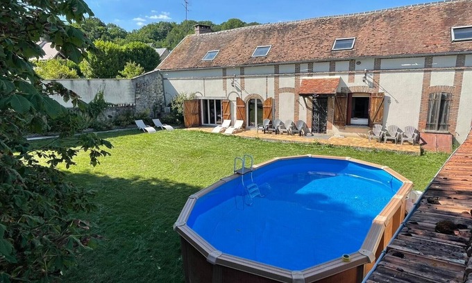 Louan-Villegruis-Fontaine Maison | House sleeps up to 28 pool in summer