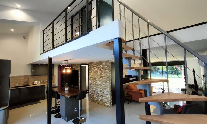 Camelas Maison | Maison jardin piscine jeu à la campagne