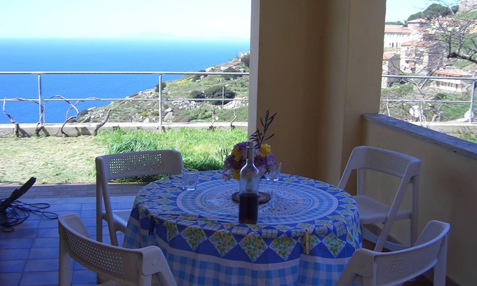 Isola del Giglio Maison | Maison rez-de-chaussée avec jardin et terrasse de vues spectaculaires
