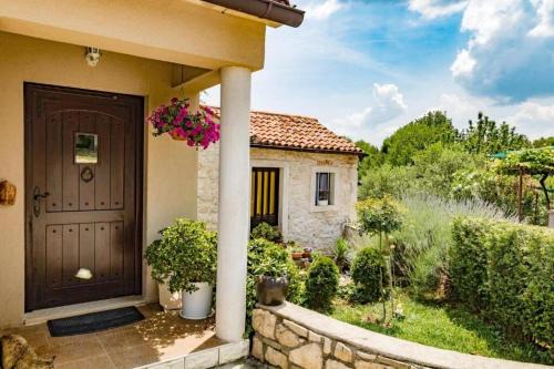 Krsan Maison | House Haus Stepcich