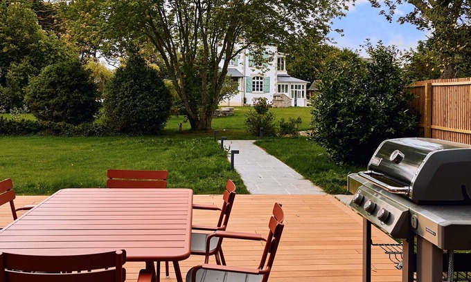 Concarneau Maison | Maison mitoyenne dans un grand parc en bord de mer - accès direct à la plage