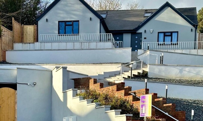 Selsdon and Ballards Maison | House in Croydon Welcomes you to Comfort and Style