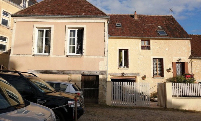 La Chapelle-Montligeon Maison | House in a village 2 hours from Paris, 500 m from the forest in Basse Normandie.