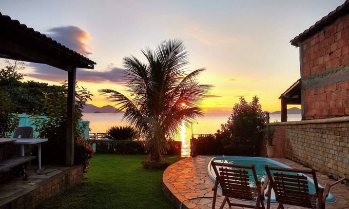 Mangaratiba Maison | Maison en bord de mer avec un beau lever de soleil, terrasse pour une bonne pêche Avec WIFI.
