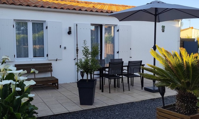 La Jarne Maison | House in gated community with shared pool